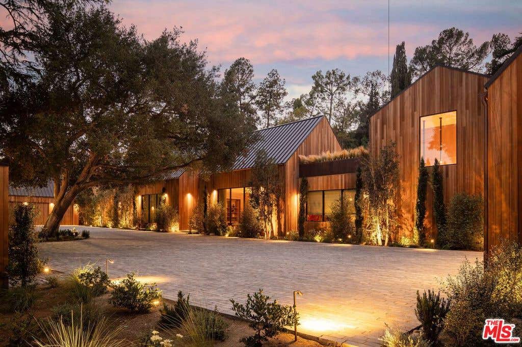 Photo of 3405 Fryman Road, Studio City, CA 91604 (MLS # 26793601)