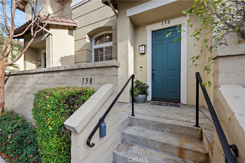 158 N Brea Boulevard