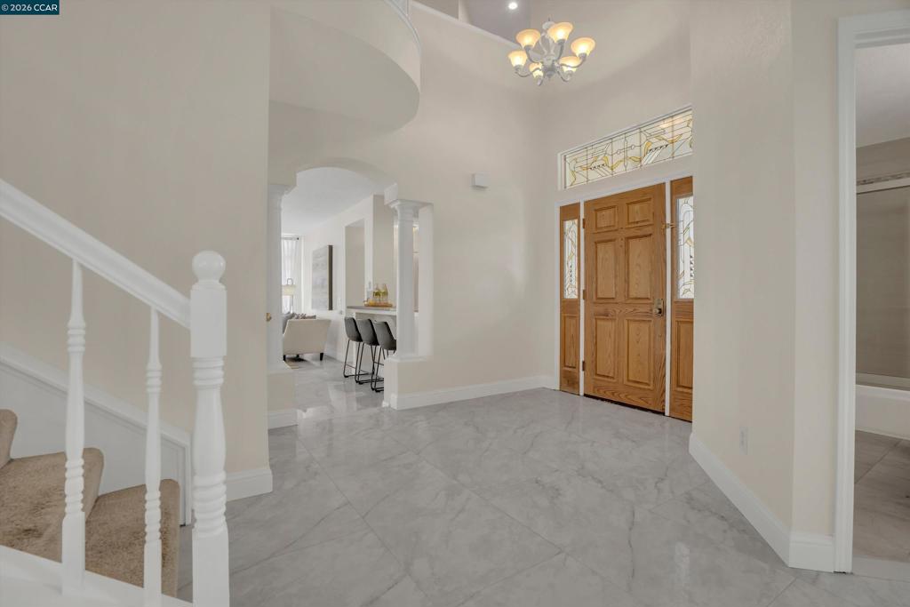 2208 Fieldcrest Ct