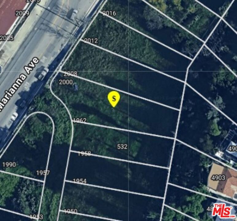 A rare opportunity for investors, developers, or dreamers ready to build. Conveniently located in a high-demand area, this blank canvas is ready for your vision! Don't miss out on this prime real estate.