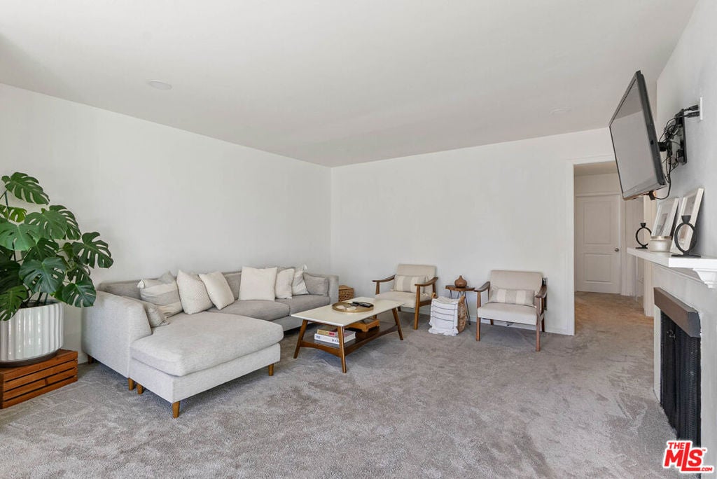 14807 Condon Avenue 213