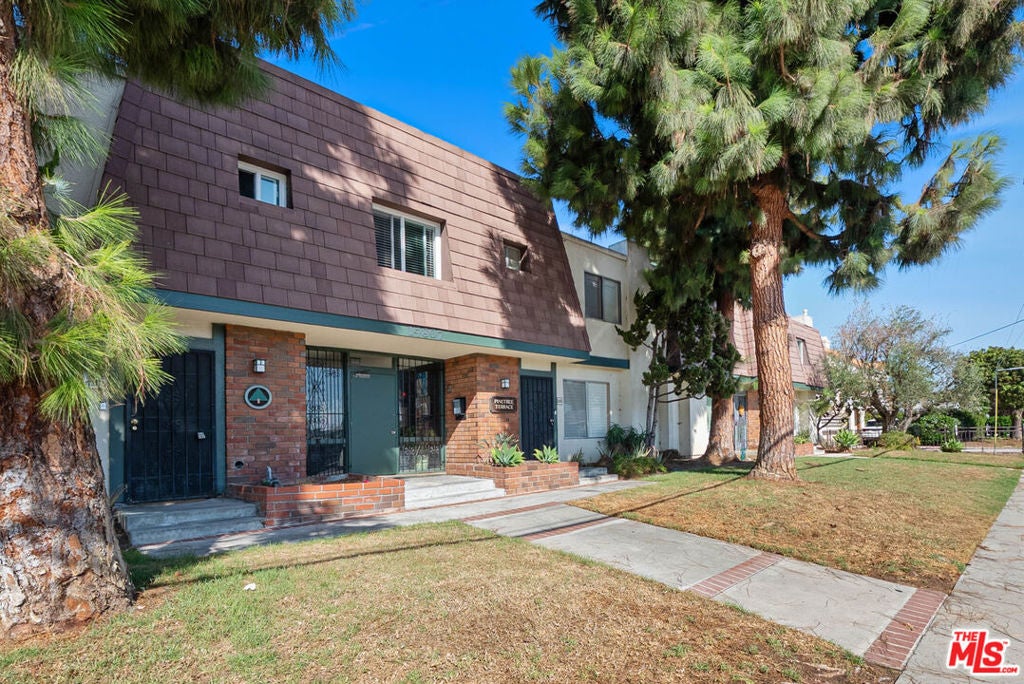 14807 Condon Avenue 213