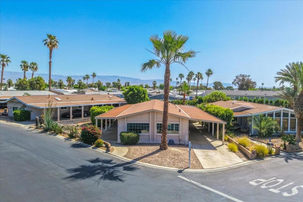 73450 Country Club Drive 18