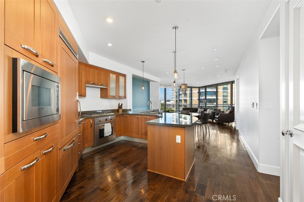 The Plaza (5000 and 8000) (PLZA) - Residential Lease