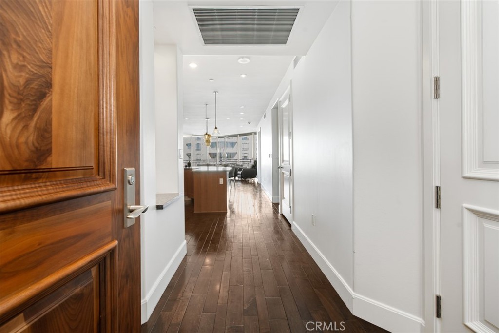 The Plaza (5000 and 8000) (PLZA) - Residential Lease