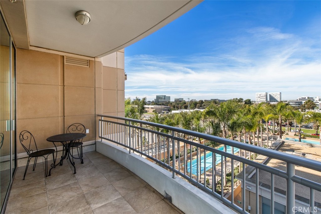 The Plaza (5000 and 8000) (PLZA) - Residential Lease