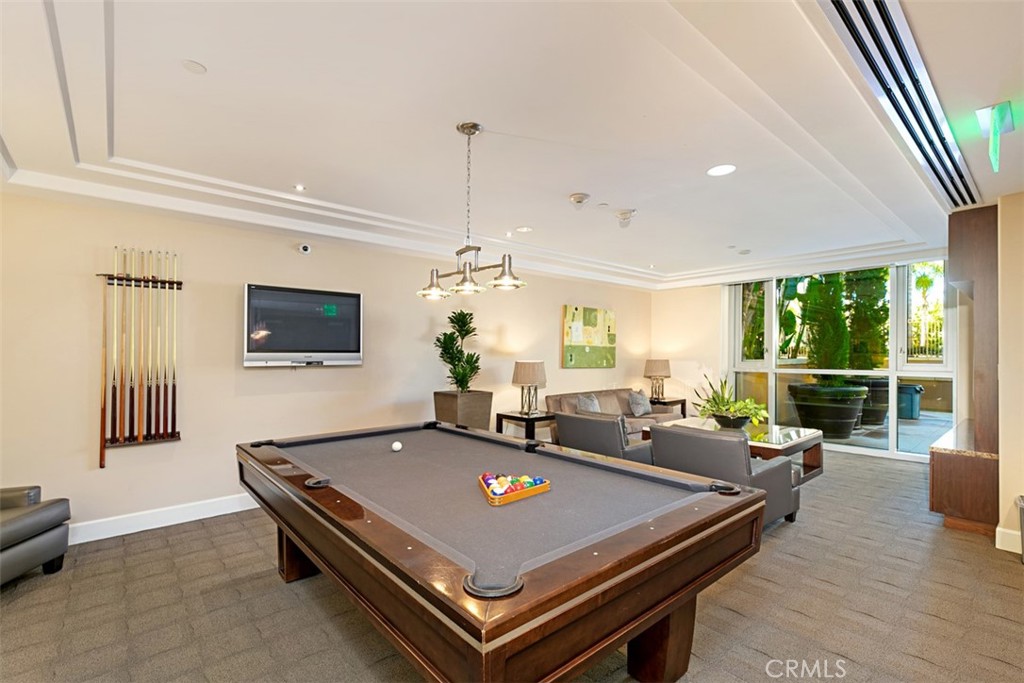 The Plaza (5000 and 8000) (PLZA) - Residential Lease