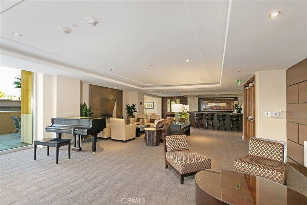 The Plaza (5000 and 8000) (PLZA) - Residential Lease