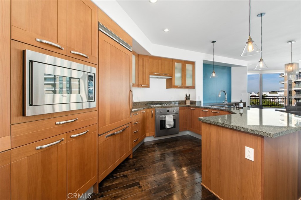 The Plaza (5000 and 8000) (PLZA) - Residential Lease