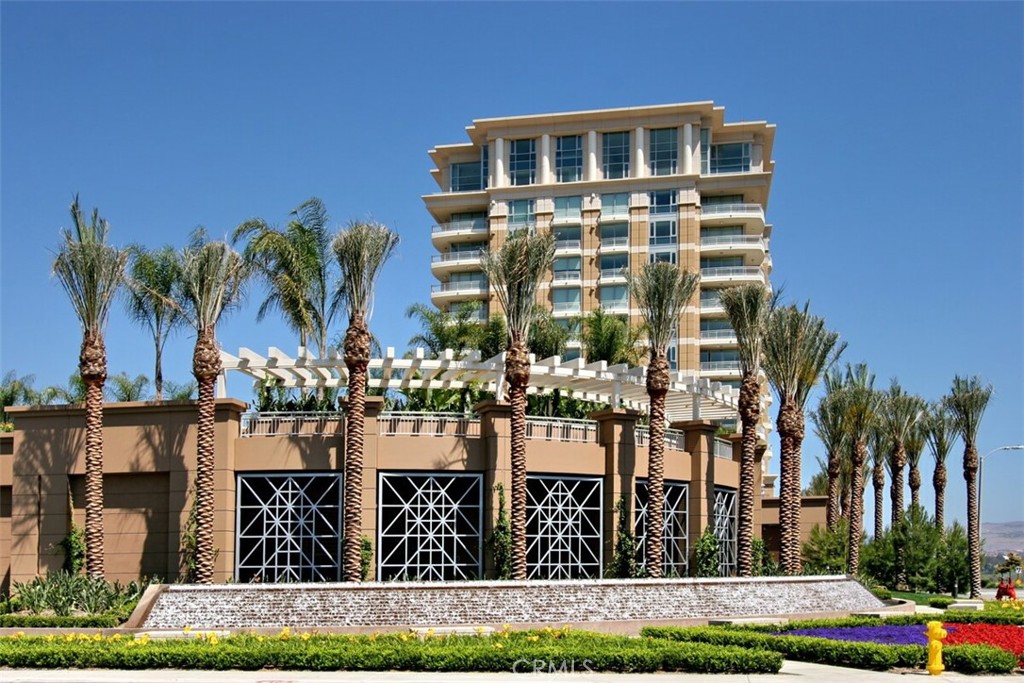 The Plaza (5000 and 8000) (PLZA) - Residential Lease