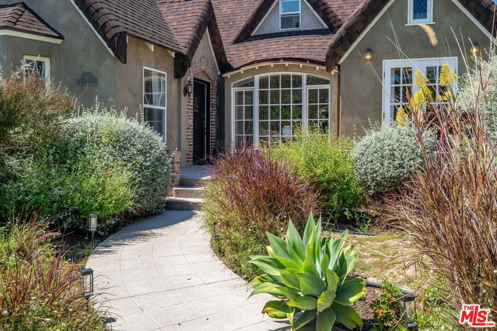 851 S Orange Drive
