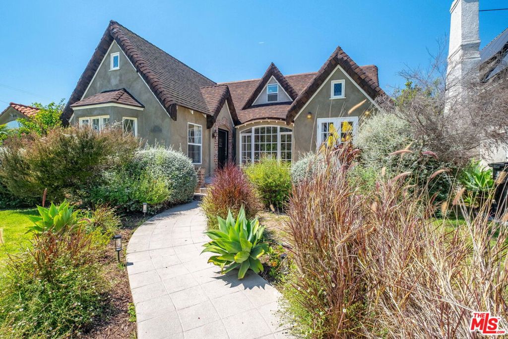 851 S Orange Drive