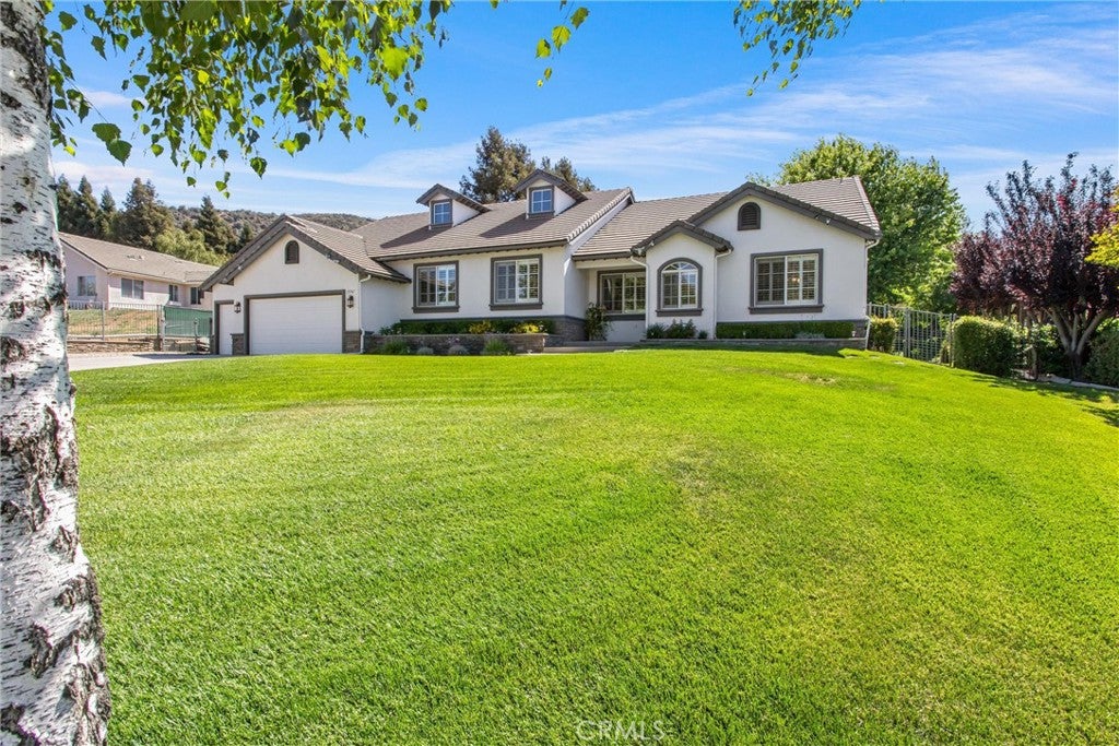 13747 Meadow View Lane