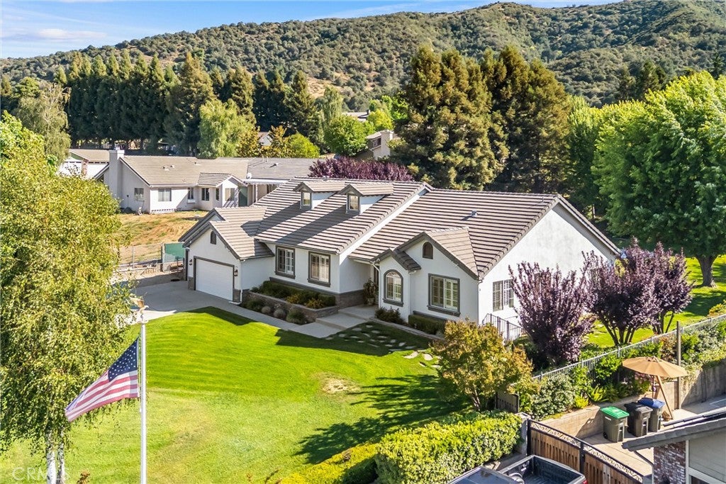 13747 Meadow View Lane