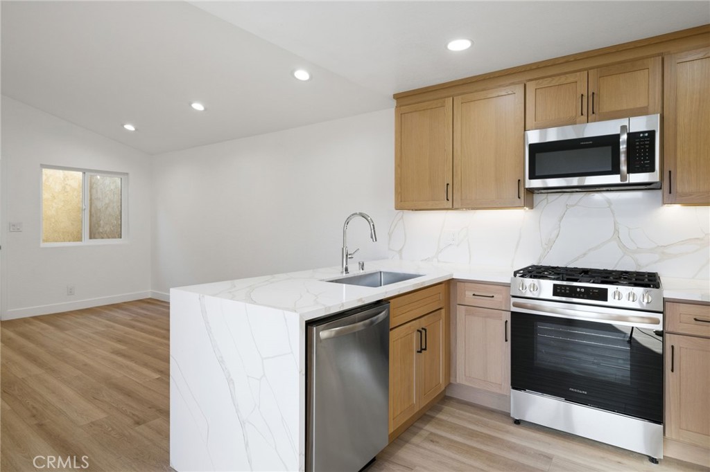17333 Brookhurst B7