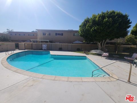 Photo of 6342 Morse Avenue #309, North Hollywood, CA 91606 (MLS # 25610113) Photo of 6342 Morse Avenue #309, North Hollywood, CA 91606 (MLS # 25610113)