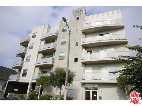 Photo of 1025 Dewey Avenue #205, Los Angeles, CA 90006 (MLS # 26837463)