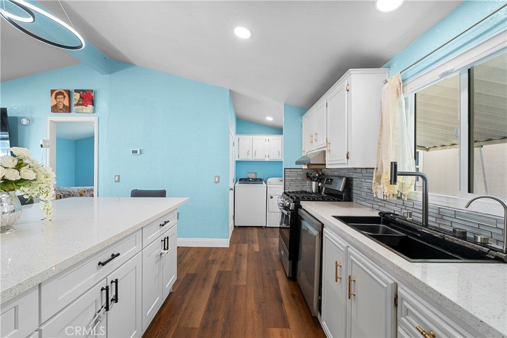 29021 Bouquet Canyon Road 207