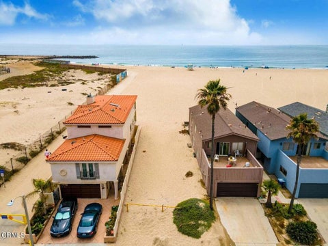 Photo of 105 Ocean Drive, Oxnard, CA 93035 (MLS # V1-39349)
