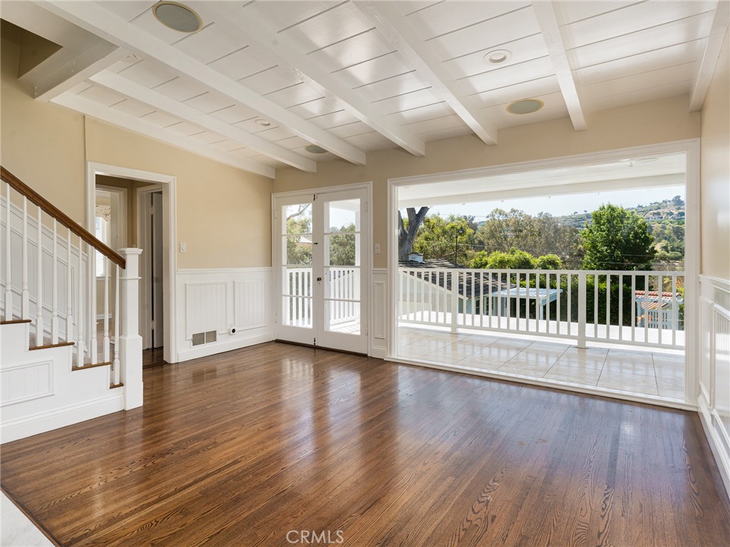 3220 Palos Verdes Drive North