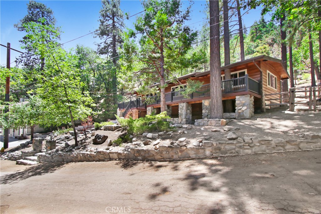 901 Mocking Bird Road