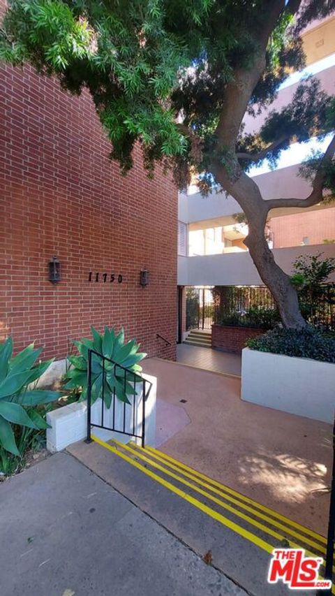 Photo of 11750 W Sunset Boulevard #411, Los Angeles, CA 90049 (MLS # 26664567)