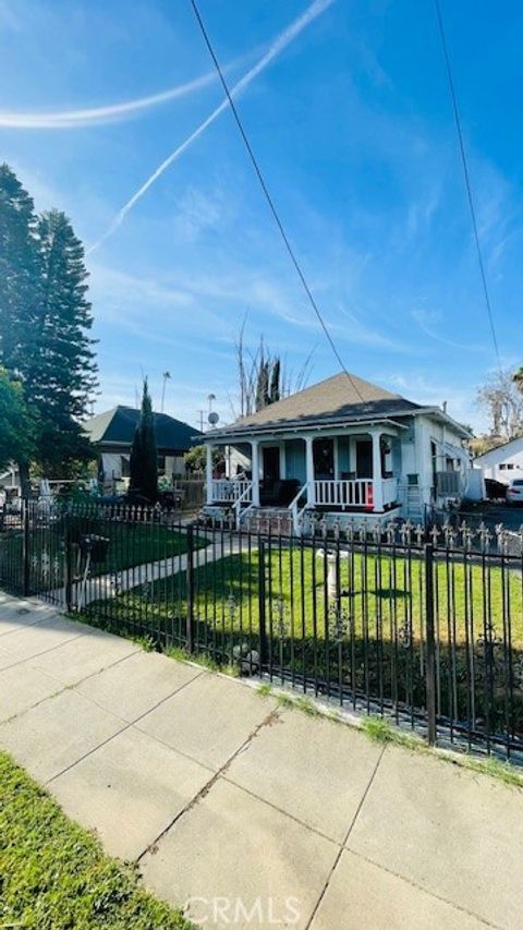 Photo of 2944 6th St, Riverside, CA 92507 (MLS # PW26081035)