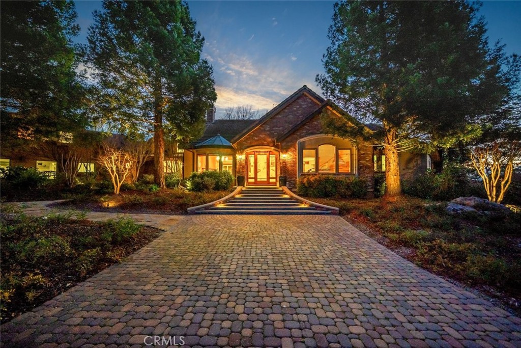 6550 Avila Valley Drive