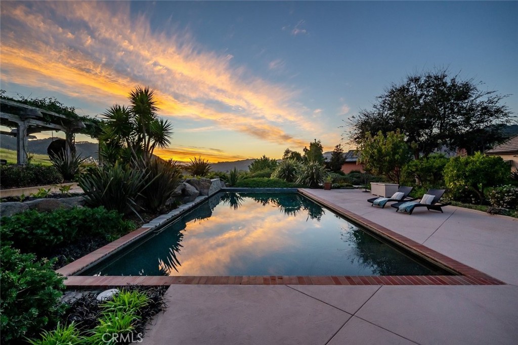 6550 Avila Valley Drive