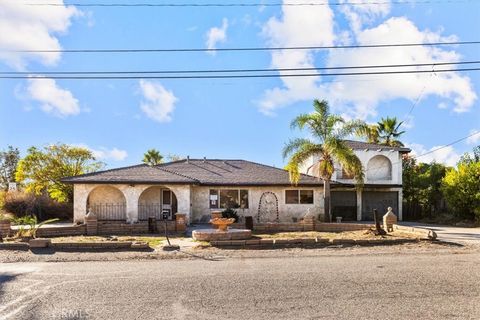 10594 Spruce Bloomington CA 92316