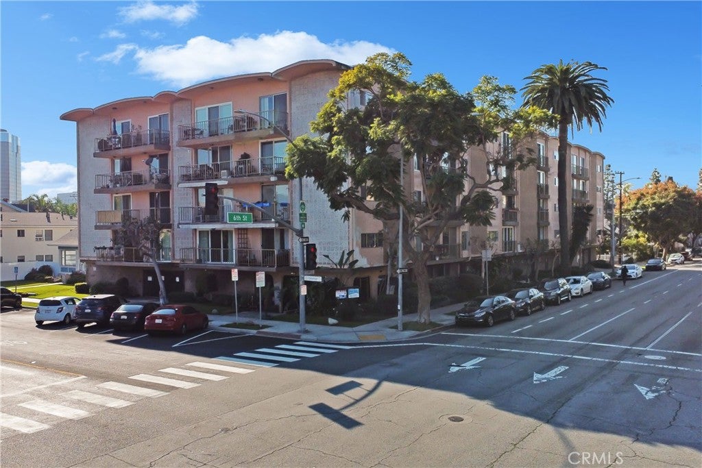 545 Chestnut Avenue 406