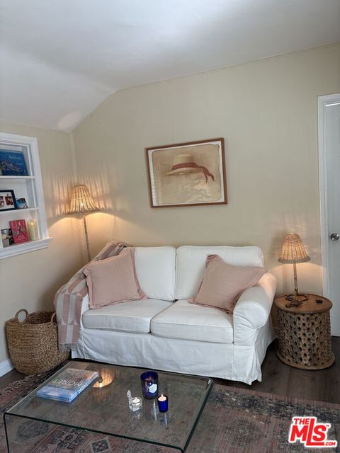 Photo of 725 1/2 Lorraine Boulevard, Los Angeles, CA 90005 (MLS # 25618415)