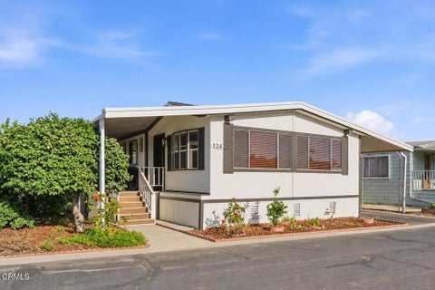 Photo of 124 Yosemite Drive #117, Oxnard, CA 93033 (MLS # V1-39429)