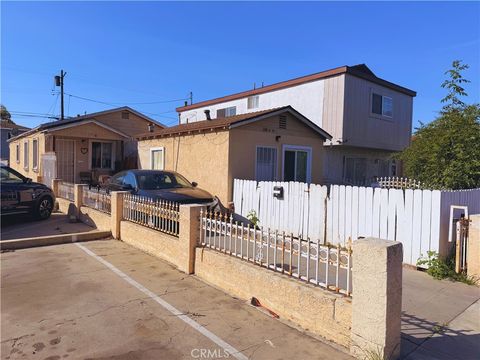 Photo of 350 E South ST, Long Beach, CA 90805 (MLS # PW26100651)