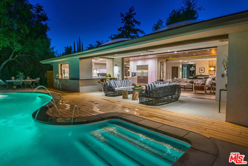 16957 Mooncrest Drive