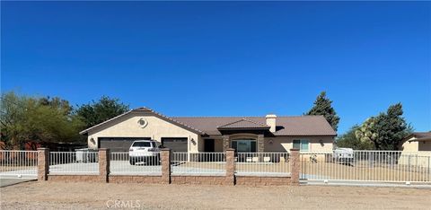 9814 Oakwood Avenue Hesperia CA 92345