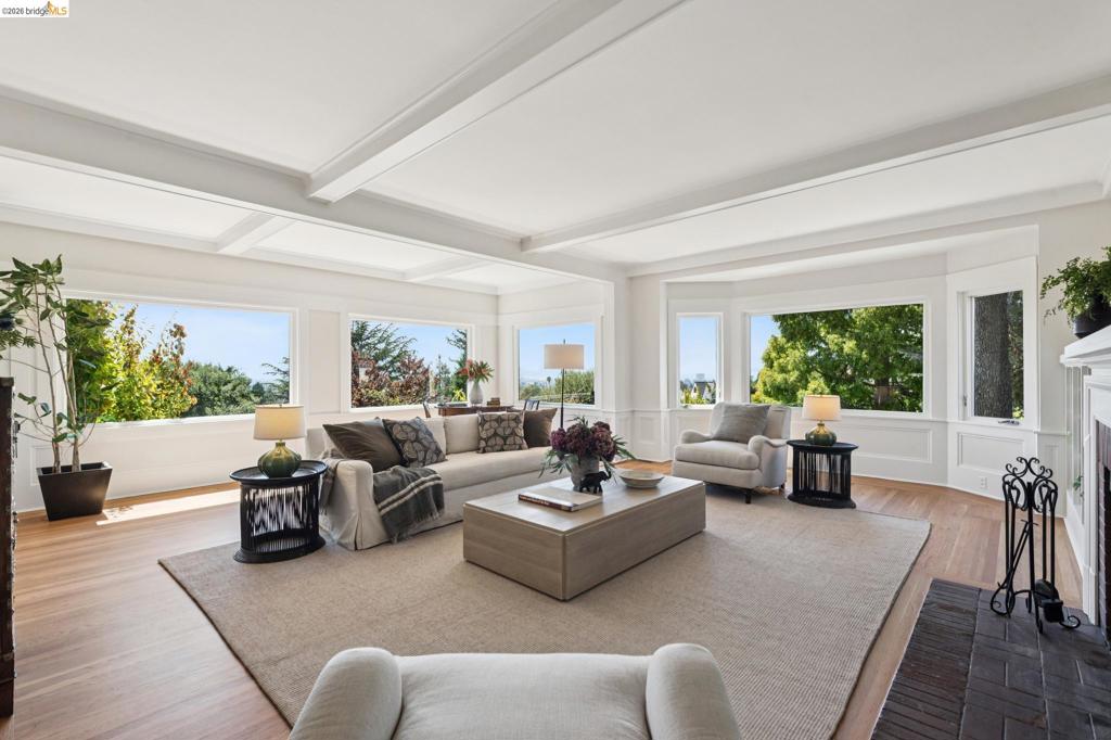 6115 Ocean View Dr