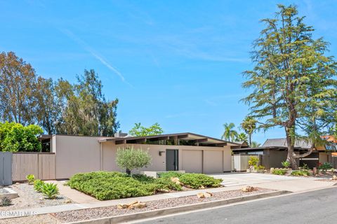 Photo of 1623 Fordham Avenue, Thousand Oaks, CA 91360 (MLS # 226001774)