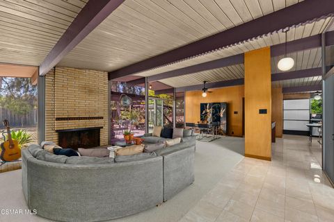 Photo of 1623 Fordham Avenue, Thousand Oaks, CA 91360 (MLS # 226001774)