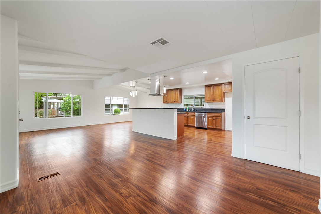 215 Lakepark