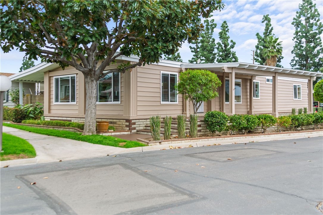 215 Lakepark