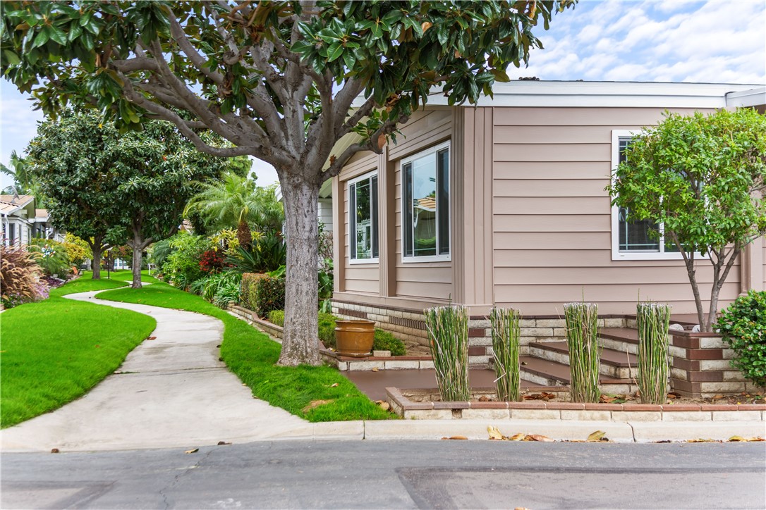 215 Lakepark