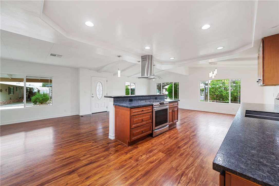 215 Lakepark
