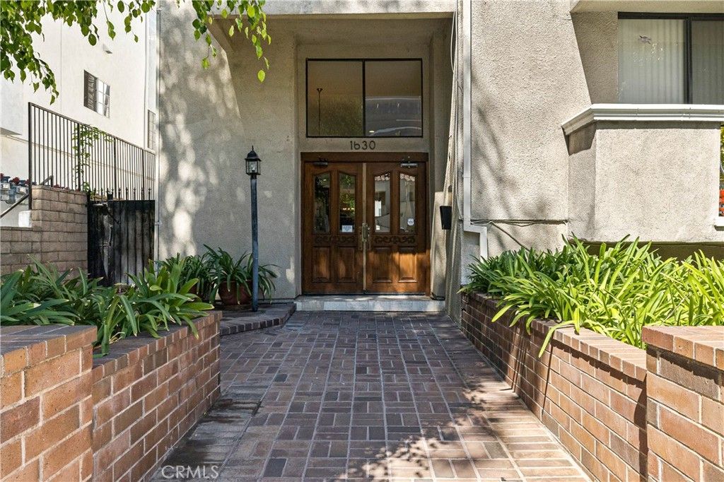 Photo of 1630 S Bentley Avenue #103, Los Angeles, CA 90025 (MLS # SR25235433)