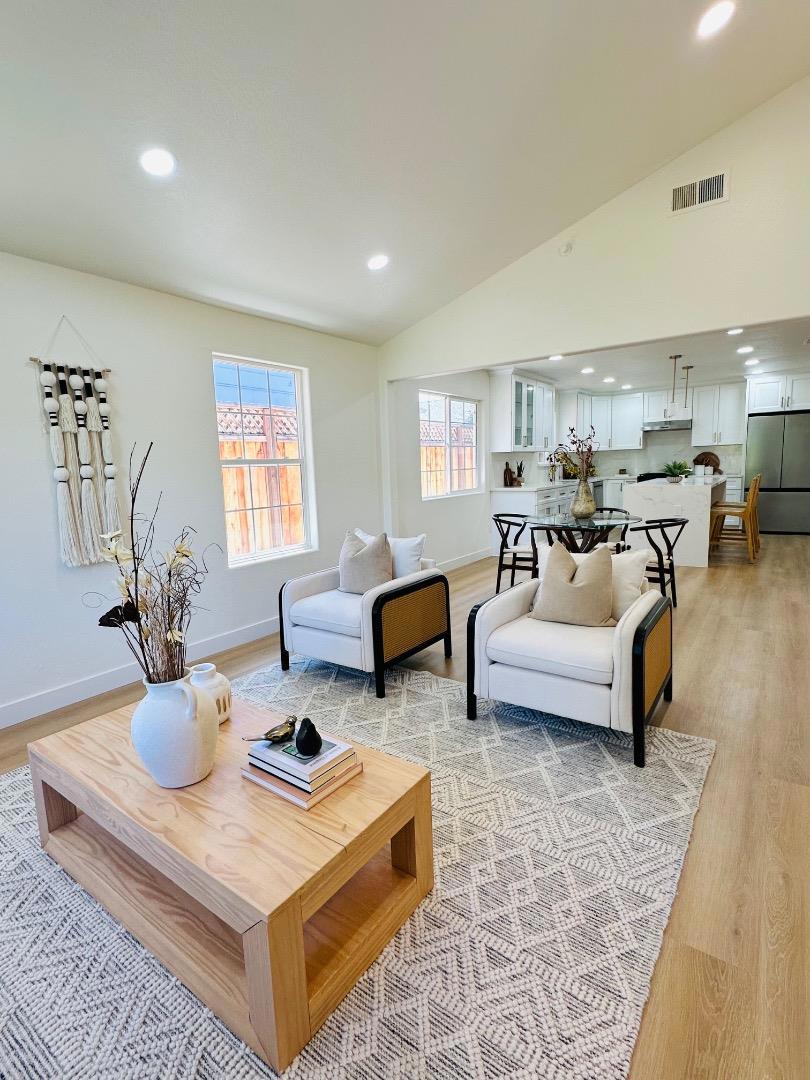 537 7th Avenue, Menlo Park CA 94025