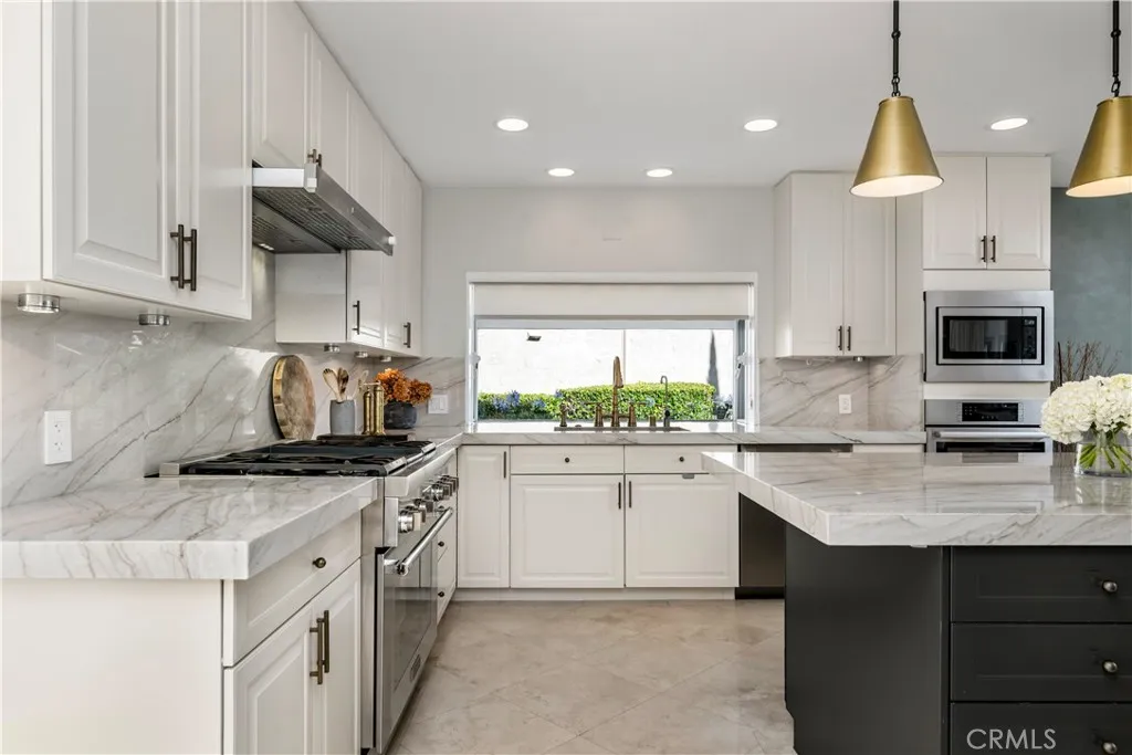 Newport Beach, California 92660, United States, 4 Bedrooms Bedrooms, ,3 BathroomsBathrooms,Residential,Active,159704