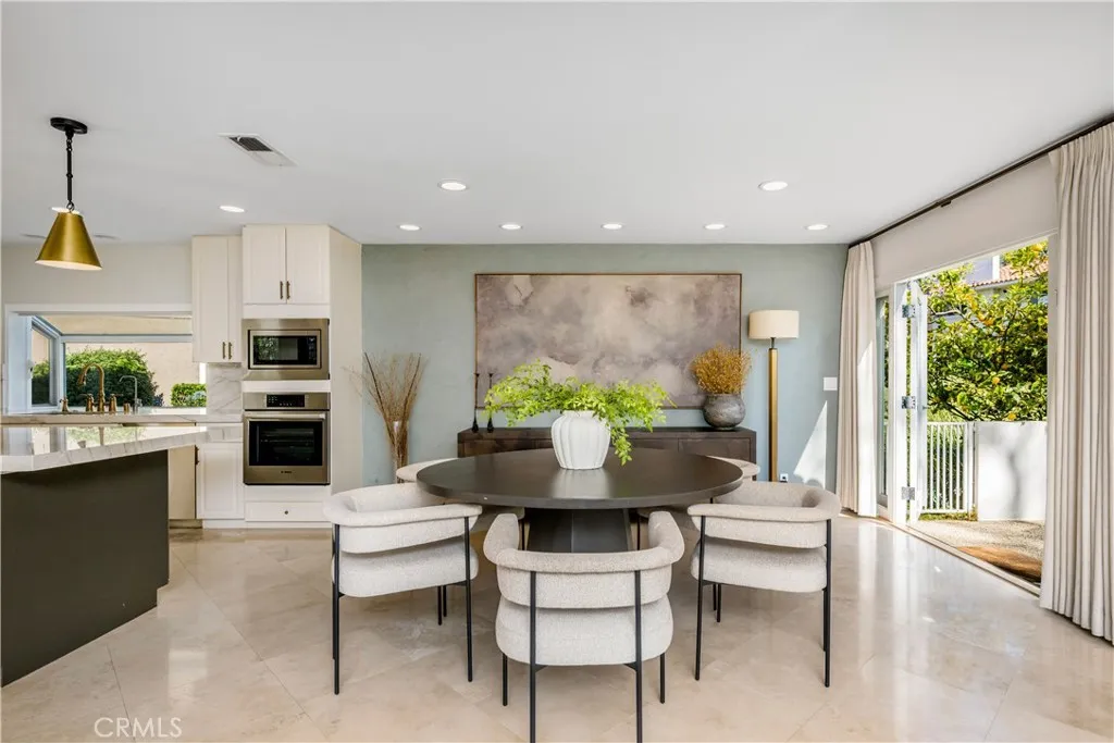 Newport Beach, California 92660, United States, 4 Bedrooms Bedrooms, ,3 BathroomsBathrooms,Residential,Active,159704