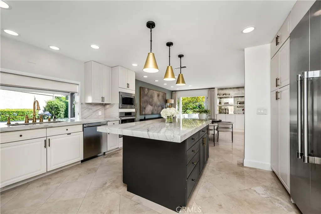 Newport Beach, California 92660, United States, 4 Bedrooms Bedrooms, ,3 BathroomsBathrooms,Residential,Active,159704