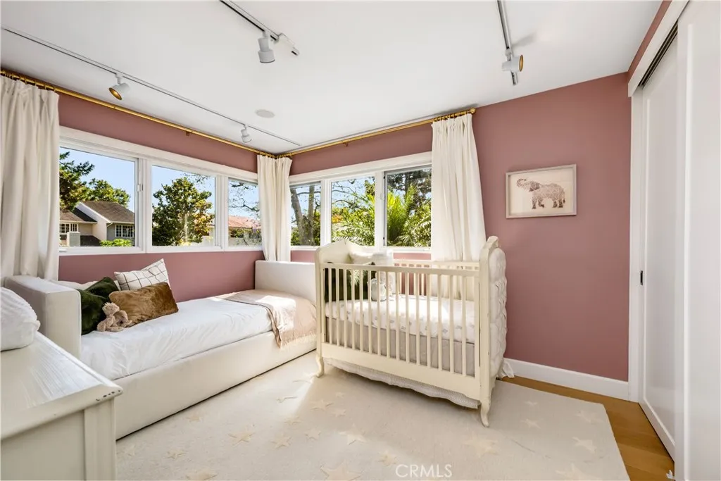 Newport Beach, California 92660, United States, 4 Bedrooms Bedrooms, ,3 BathroomsBathrooms,Residential,Active,159704