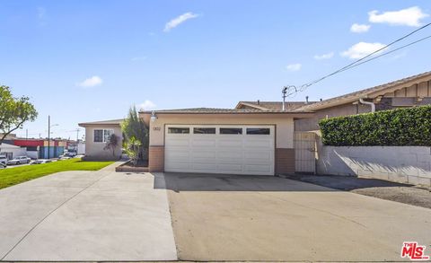 1302 W 127th Street Los Angeles CA 90044